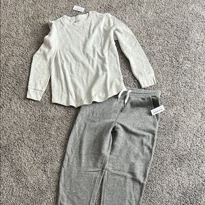 BNWT old navy set- joggers & thermal long sleeve size large 10-12